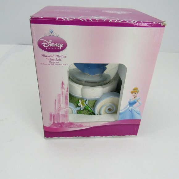 Disney Princess Musical Motion Waterball Cinderella With Coach Bottom Box KCare - Picture 9 of 10